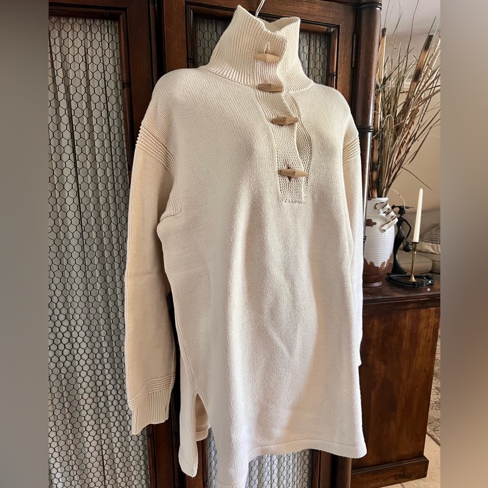 Von Saken Versatile Turtleneck Sweater